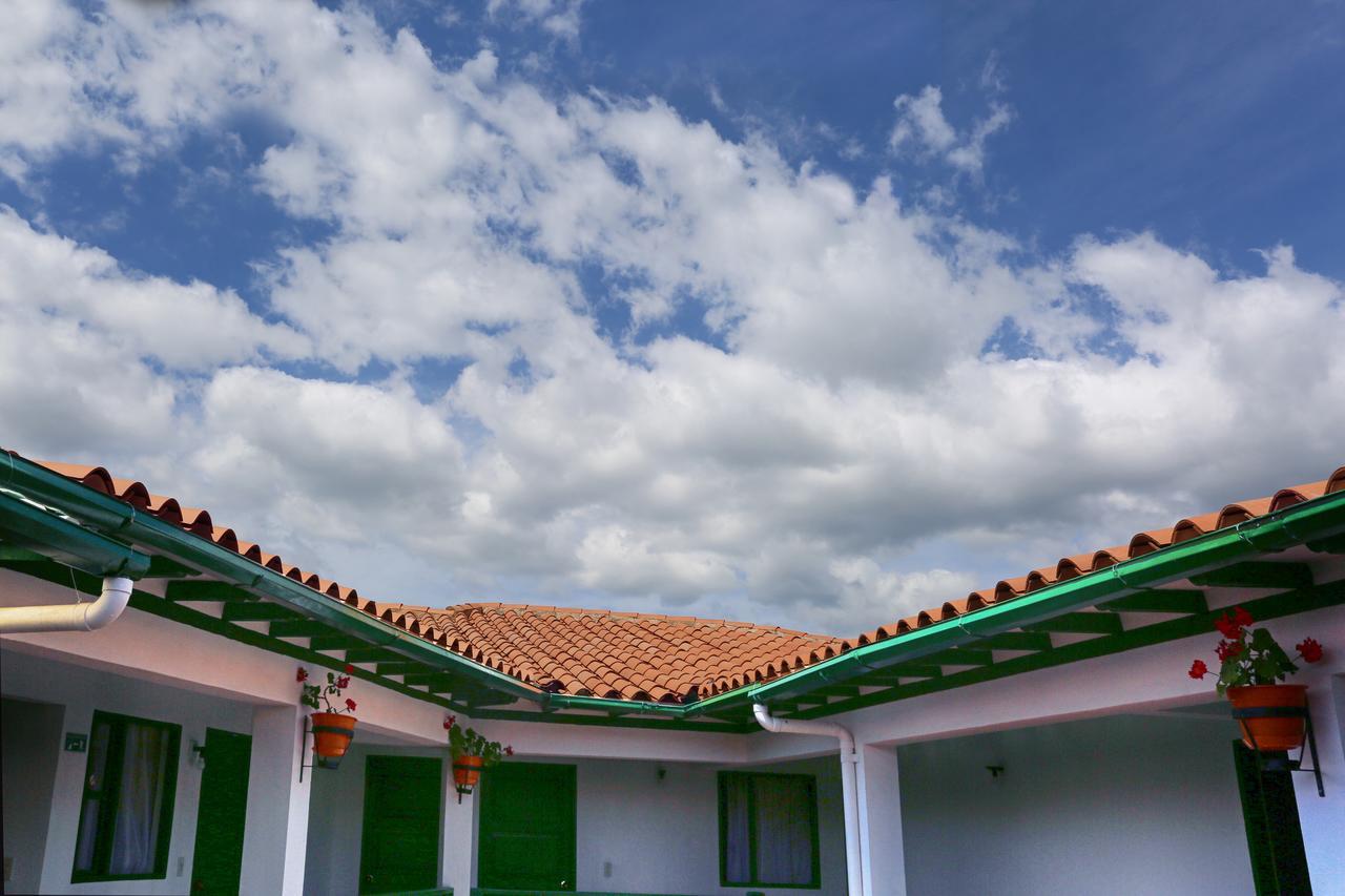 Esquina Colonial Hotel บียาเดเลย์บา ภายนอก รูปภาพ